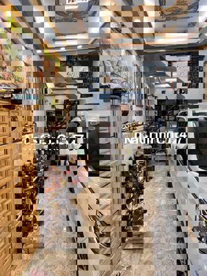 Siêu phẩm nhà mặt tiền chính chủ còn mới ken