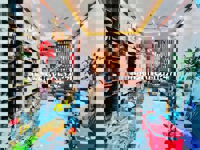 Chính chủ gửi bán căn nhà ngõ nông  36m 5 tầng phố cầu diễn .