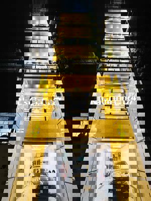 chính chủ bán nhà 7 tầng x 60m2 , ngõ thông 5m , thang máy