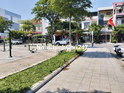 Chính chủ bán lô đông trà 8 Đối Diện Công Viên trung tâm làng đại học