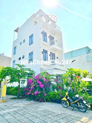 Căn góc 2 mặt thoáng - cạnh nhà là công viên- chủ xây tâm huyết