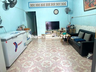 NHÀ CẤP 4 - 2PN - MẶT ĐƯỜNG 6M - CHỦ SƠN SỮA MỚI