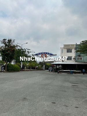 Chính chủ bán đất nền ngay chợ Hòa Long, thổ cư 100%. DT: 90m2