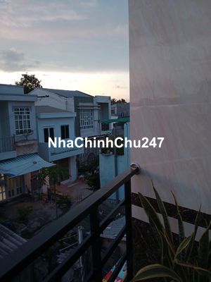 Chính chủ bán nhà mặt tiền 1 lầu đường nguyễn huệ vĩnh long