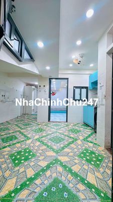 TRỐNG 1 CĂN HỘ FULL NỘI THẤT CAO CẤP SÁT CẦU CHỮ Y Q8