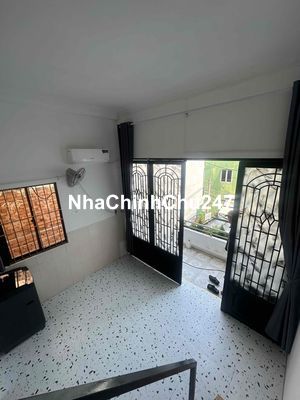 Nguyễn Thị Tần Q8- Ban công lớn -Sát cầu chữ Y ,Full nội thất