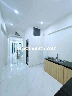 Chủ theo con định cư nước ngoài nên bán căn nhà tâm huyết