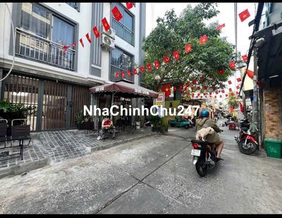 chủ gấp bán nhà dt đẹp,vị trí sát trường ĐH 